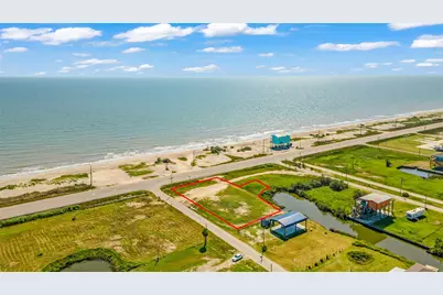 1011 Mabry, Crystal Beach, TX 77617 - Photo 3