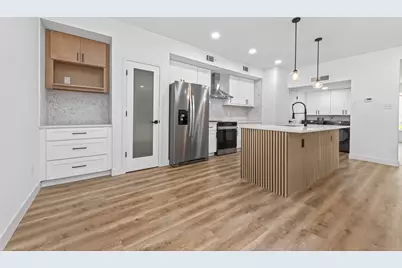 2123 Lake Village Drive, Houston, TX 77339 - Photo 23