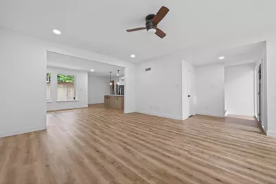 2123 Lake Village Drive, Houston, TX 77339 - Photo 9