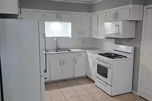 1805 N 5th St, Baytown, TX 77520 - Photo 7