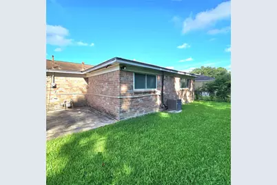 1805 N 5th Street, Baytown, TX 77520 - Photo 17