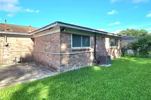 1805 N 5th St, Baytown, TX 77520 - Photo 17
