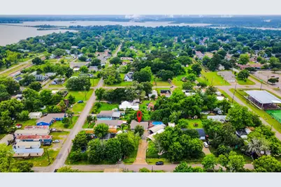204 N 6th Street, Highlands, TX 77562 - Photo 3