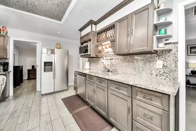 204 N 6th Street, Highlands, TX 77562 - Photo 23
