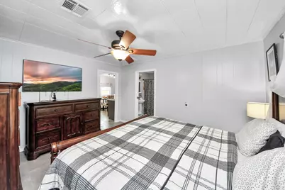 204 N 6th Street, Highlands, TX 77562 - Photo 31