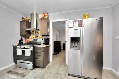 204 N 6th Street, Highlands, TX 77562 - Photo 27