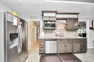204 N 6th St, Highlands, TX 77562 - Photo 25