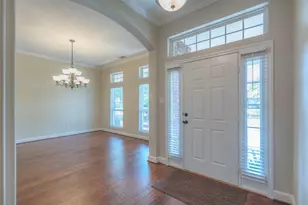 7028 Longmire Cir, Conroe, TX 77304 - Photo 9