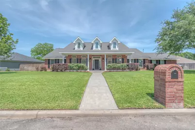 7028 Longmire Circle, Conroe, TX 77304 - Photo 3