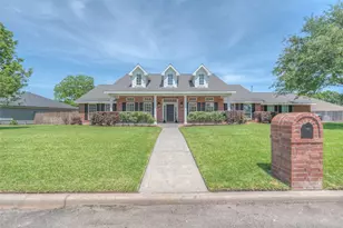 7028 Longmire Cir, Conroe, TX 77304 - Photo 3