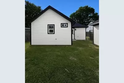 2211 Avenue C, Nederland, TX 77627 - Photo 19