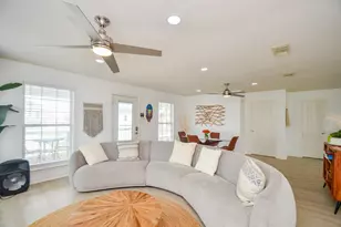 22810 Fresca St, Galveston, TX 77554 - Photo 9