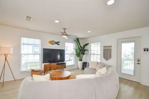 22810 Fresca St, Galveston, TX 77554 - Photo 9
