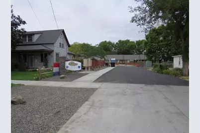141 W Broadway Avenue, Milton-Freewater, OR 97862 - Photo 1