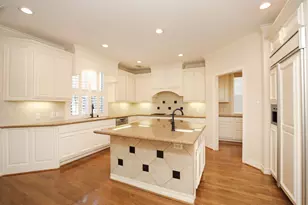 106 N Wynden Estates Ct, Houston, TX 77056 - Photo 13