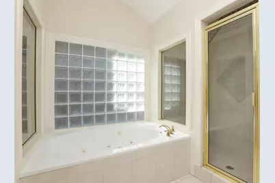 106 N Wynden Estates Court, Houston, TX 77056 - Photo 35