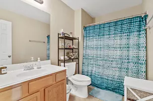 62 W Lasting Spring Cir, The Woodlands, TX 77389 - Photo 37