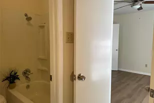 8830 Sharpcrest St, Houston, TX 77036 - Photo 15