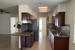 8830 Sharpcrest St, Houston, TX 77036 - Photo 5