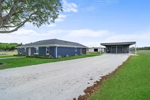 15308 Hubenak, Needville, TX 77461 - Photo 3