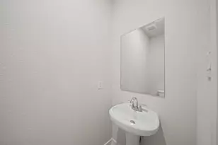 10706 Blocker Ct, Bryan, TX 77801 - Photo 9