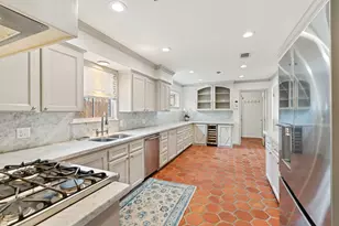 7902 Pagewood Ln, Houston, TX 77063 - Photo 9