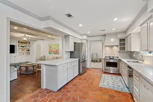 7902 Pagewood Ln, Houston, TX 77063 - Photo 13