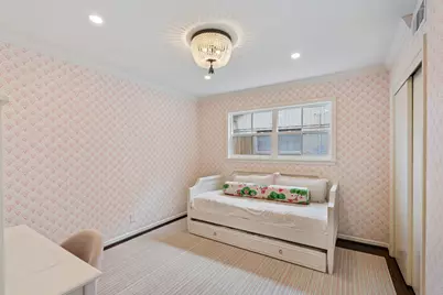 7902 Pagewood Lane, Houston, TX 77063 - Photo 23