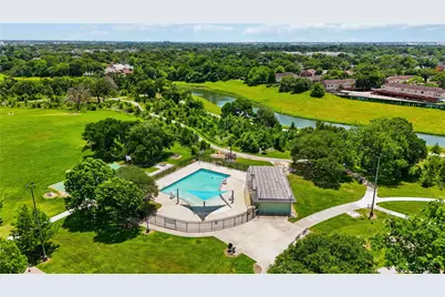 7803 Grove Ridge Drive, Houston, TX 77061 - Photo 25