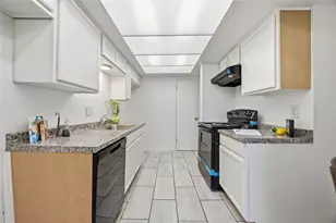7803 Grove Ridge Dr, Houston, TX 77061 - Photo 9