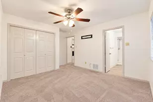 2402 Sycamore Ave, Huntsville, TX 77340 - Photo 17