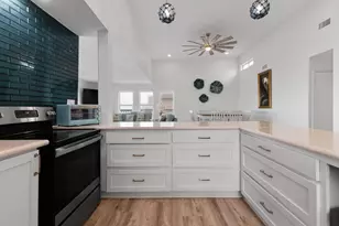 16627 Jamaica Beach Rd, Galveston, TX 77554 - Photo 11