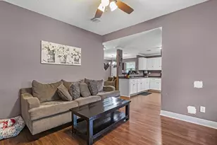 311 S 3rd St, Highlands, TX 77562 - Photo 11