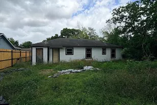 5626 Schevers St, Houston, TX 77033 - Photo 5