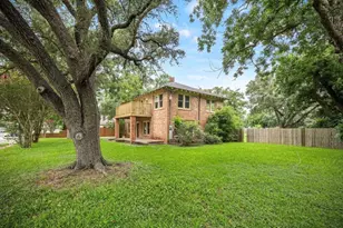 212 W Alabama St, Wharton, TX 77488 - Photo 3