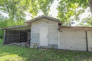 104 S Beatty Ave, Livingston, TX 77351 - Photo 23