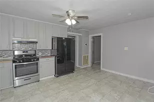 104 S Beatty Ave, Livingston, TX 77351 - Photo 11