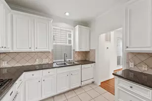 1433 Oneil St, Houston, TX 77019 - Photo 9