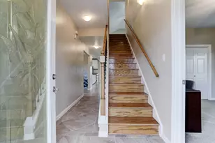 1303 Tiki Dr, Tiki Island, TX 77554 - Photo 5