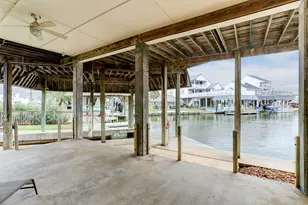 1303 Tiki Dr, Tiki Island, TX 77554 - Photo 33