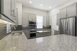 819 Algona Ave, Houston, TX 77008 - Photo 17