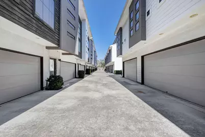 1525 Birdsall #B, Houston, TX 77007 - Photo 17