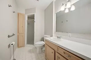 525 E Lake Dr, Livingston, TX 77351 - Photo 17