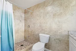 130 Tamana Dr, Tiki Island, TX 77554 - Photo 7