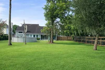 403 Banyan Street, Lake Jackson, TX 77566 - Photo 25