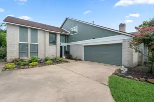 403 Banyan St, Lake Jackson, TX 77566 - Photo 1