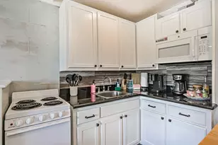 6102 Seawall Blvd, Galveston, TX 77551 - Photo 13