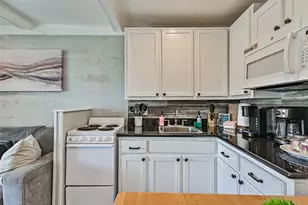 6102 Seawall Blvd, Galveston, TX 77551 - Photo 13