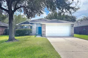 5114 Chasewood Dr, Bacliff, TX 77518 - Photo 1