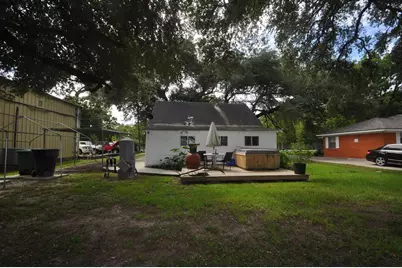 213 E Burress Street, Houston, TX 77022 - Photo 13